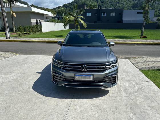 VOLKSWAGEN TIGUAN 2.0 300 TSI GASOLINA ALLSPACE R-LINE AUTOMÁTICO VOLKSWAGEN TIGUAN 2.0 300 TSI GASOLINA ALLSPACE R-LINE AUTOMÁTICO